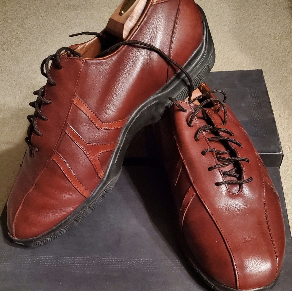 Allen Edmonds Traveler (Men's)